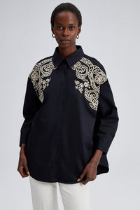 EMBROIDERED FRONT OVERSIZED SHIRT