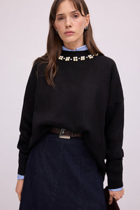 SWEATER WITH A BEADED COLLAR
