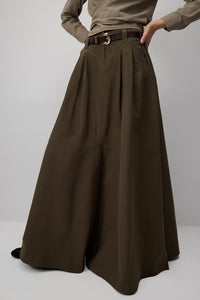 A LINE SKIRT WITH DARTS